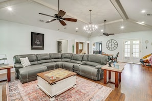Interior - Spacious Long Beach Vacation Home w/ Patio & Grill (Long Beach)