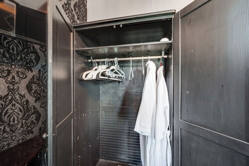 Saloon-style Prosser Loft in WA Wine Country!