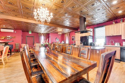 Saloon-style Prosser Loft in WA Wine Country!