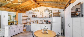 Quaint Greenbrier Apartment < 24 Mi to Nashville