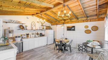 Apartment (1 Bedroom) | Interior