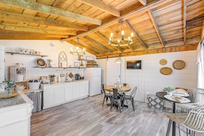 Apartment (1 Bedroom) | Interior - Quaint Greenbrier Apartment < 24 Mi to Nashville (Greenbrier)