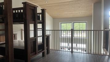 2 bedrooms, iron/ironing board, WiFi (free), bed sheets