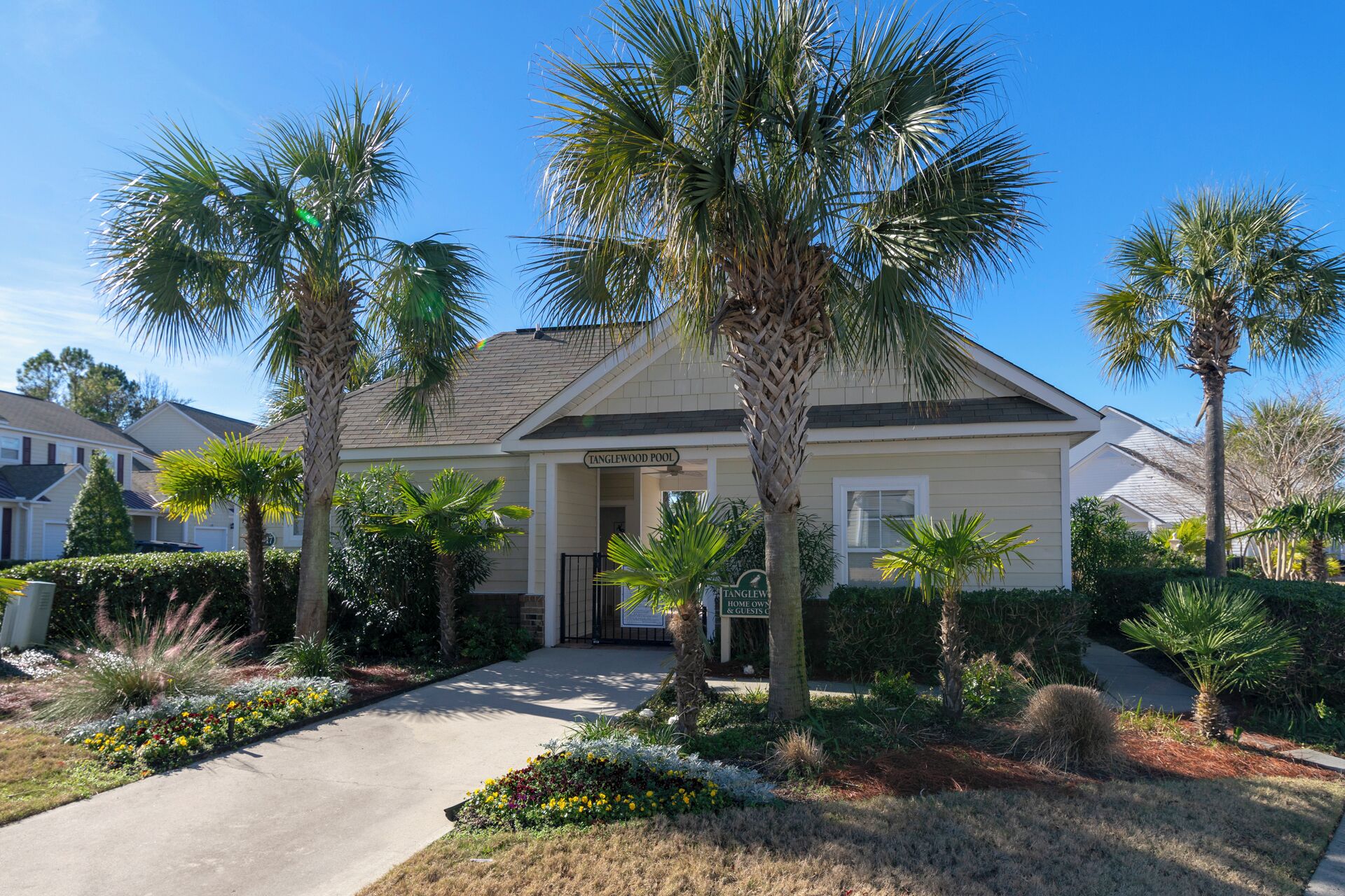Tanglewood at Barefoot Resort- 3BR 2.5 BA Townehome,  End Unit With Garage