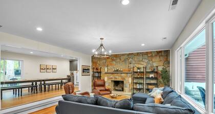 Woodhaven: Your Serene Countryside Escape 5 Bedroom Farmhouse by RedAwning