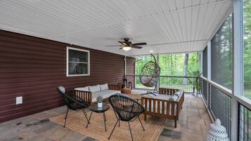 Cottage, 5 Bedrooms | Outdoor dining