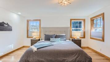 Bungalow, 3 Bedrooms | 3 bedrooms, laptop workspace, iron/ironing board, free WiFi