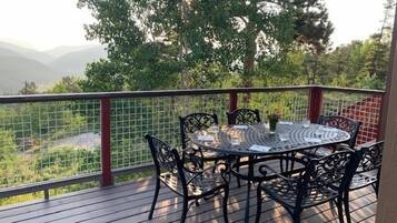 House, 4 Bedrooms | Tempat makan luar