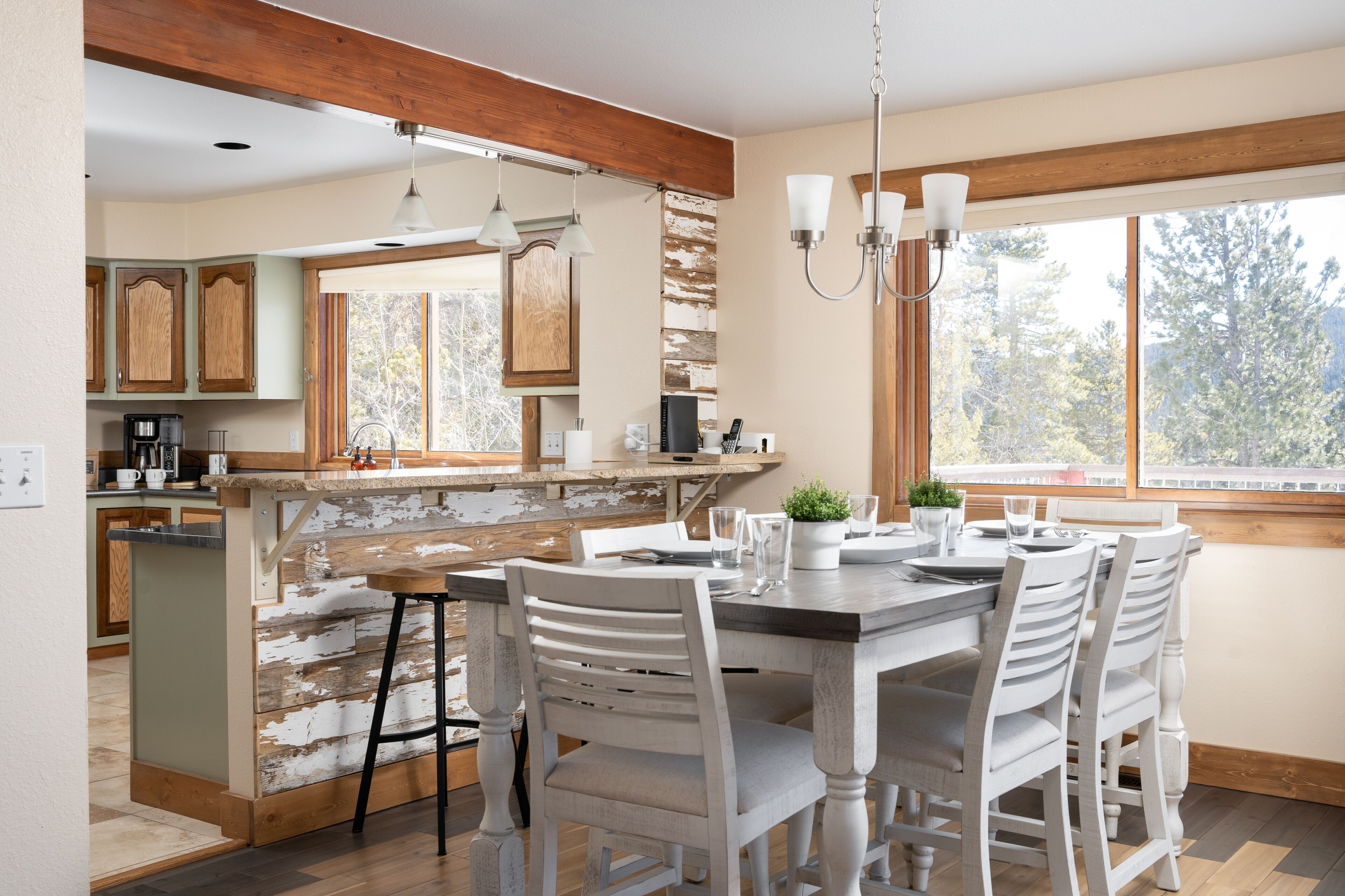 Nhà, 4 phòng ngủ | Bếp riêng | Tủ lạnh, lò nướng, dụng cụ pha cà phê/trà, ấm điện 