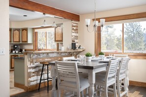 Ferienhaus, 4 Schlafzimmer | Eigene Küche | Kühlschrank, Ofen, Wasserkocher mit Kaffee-/Teezubehör, Wasserkocher