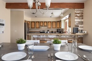 House, 4 Bedrooms | Dining