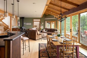 House, 4 Bedrooms | Dining - Lookout Lodge In Wondervu 4 Bedroom Home by RedAwning (Golden)