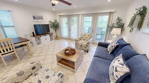 Condo, 2 Bedrooms | Living area