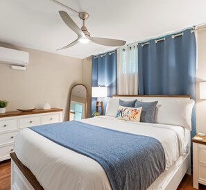 コンドミニアム 1 ベッドルーム | 1 室のベッドルーム、デスク、ノートパソコン用作業スペース、アイロン / アイロン台