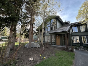 コンドミニアム 2 ベッドルーム | 外観