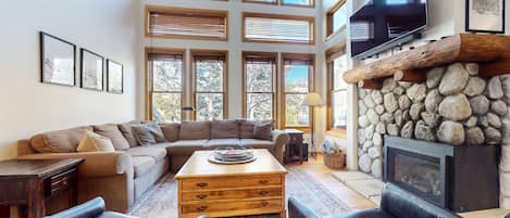 Condo, 2 Bedrooms | Living area | Smart TV