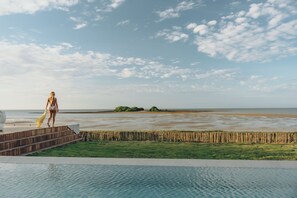 Outdoor pool, open 8:00 AM to 10:00 PM, sun loungers - Koloa Concept Hotel (Cajueiro da Praia)