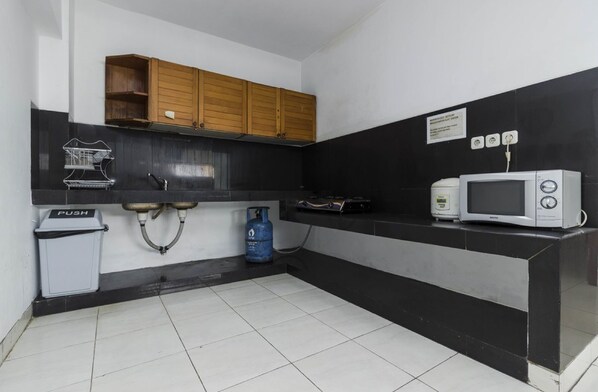 View from property - Reddoorz Plus @ Pasar Baru (Jakarta)