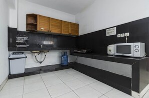 View from property - Reddoorz Plus @ Pasar Baru (Jakarta)