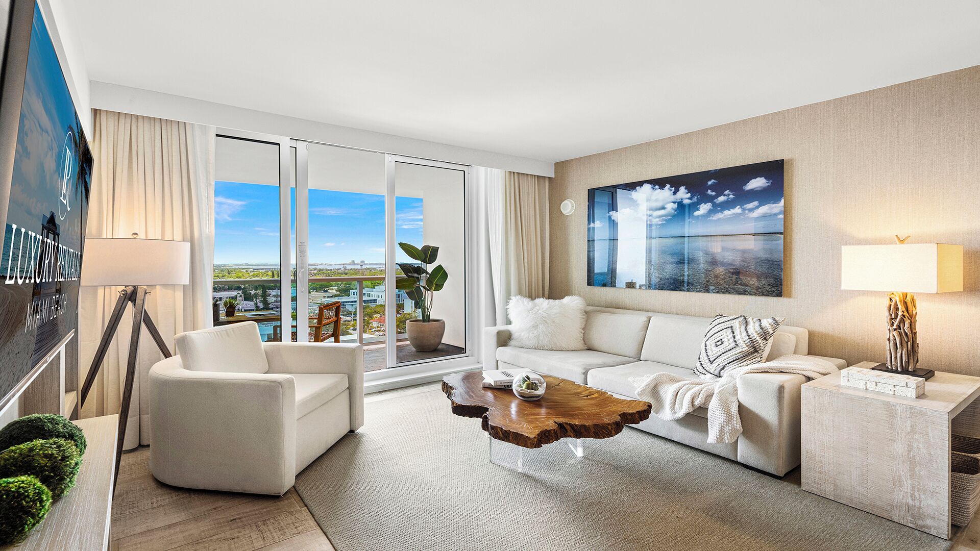 Smart TV, videojuegos, reproductor de DVD y futbolito 