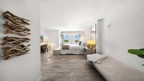 2 bedrooms, in-room safe, desk, iron/ironing board