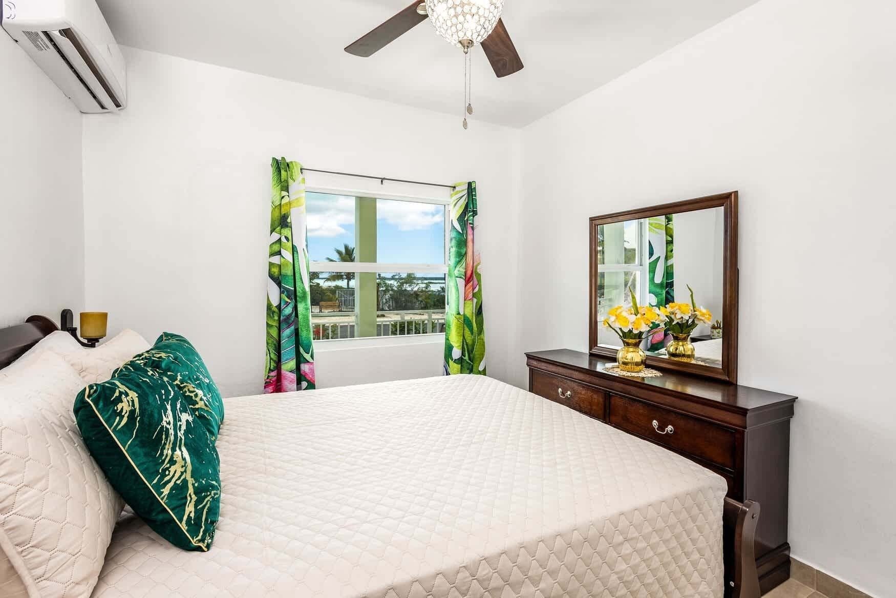 1 chambre, fer et planche à repasser, lit parapluie, Wi-Fi gratuit