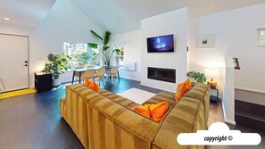 TV, fireplace, stereo