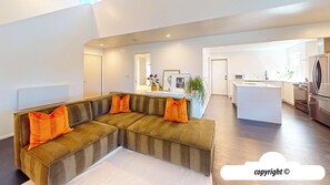 TV, fireplace, stereo