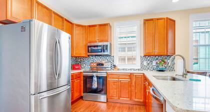 New! Gated w/ 3 Pools & Hot Tub, Only 0.5 Miles to Beach