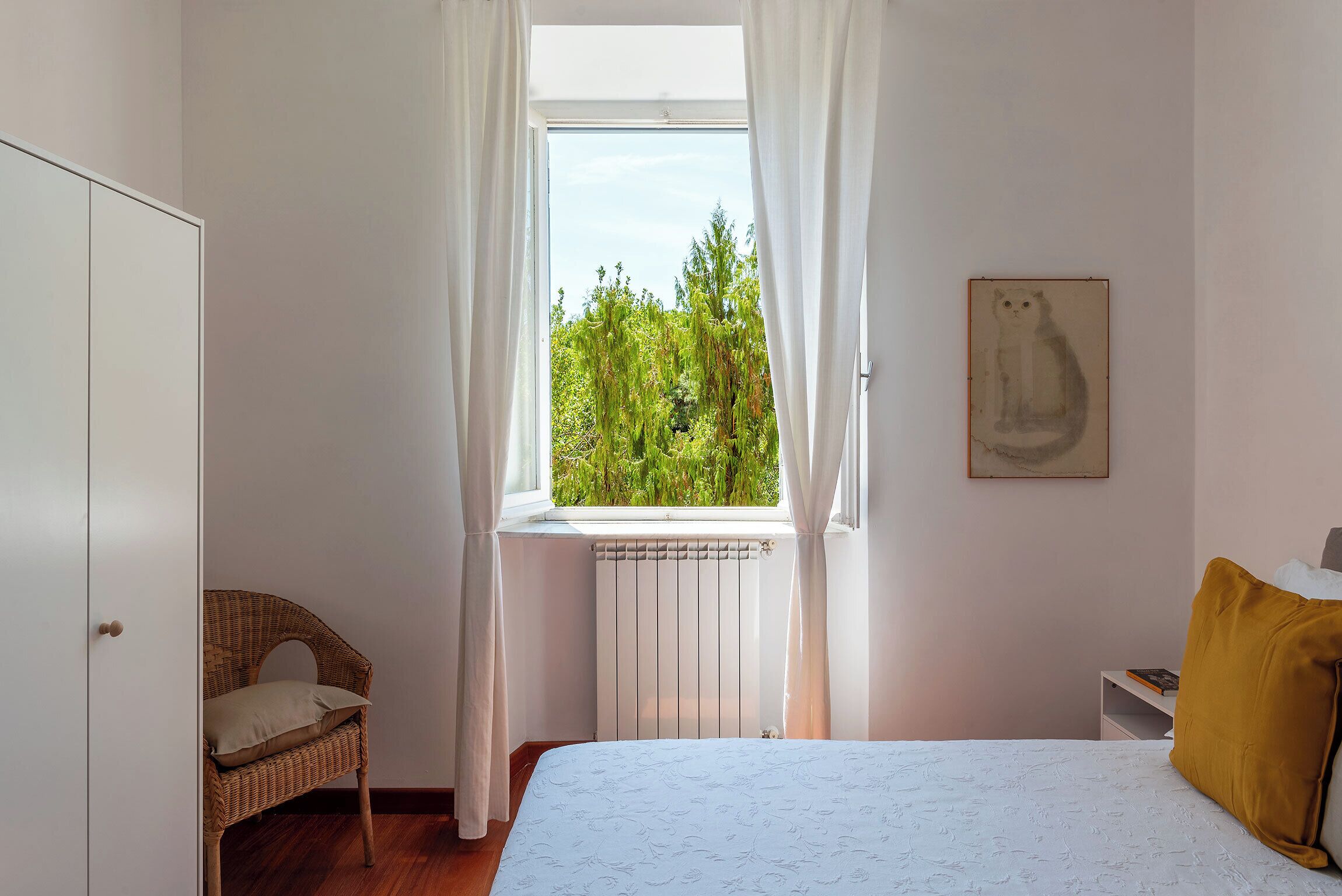 2 chambres, coffres-forts dans les chambres, bureau