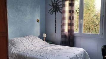 5 chambres, fer et planche à repasser, lit parapluie, Wi-Fi gratuit