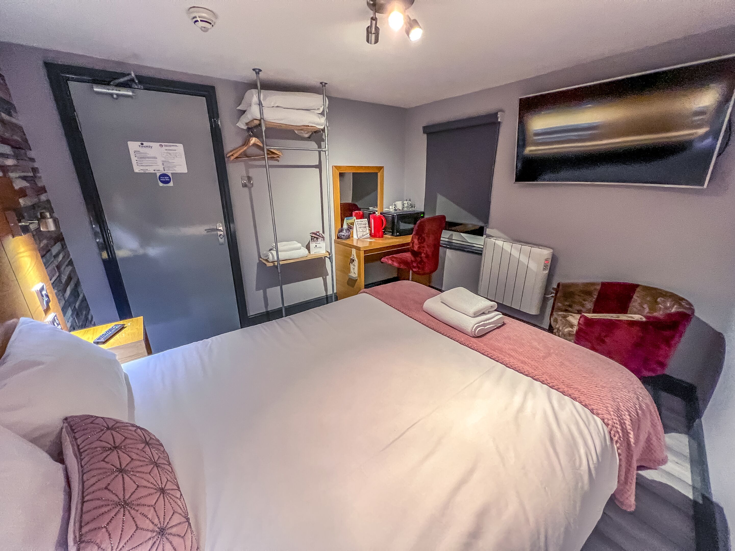 Comfort Double Room, Shared Bathroom | Soundproofing, free WiFi