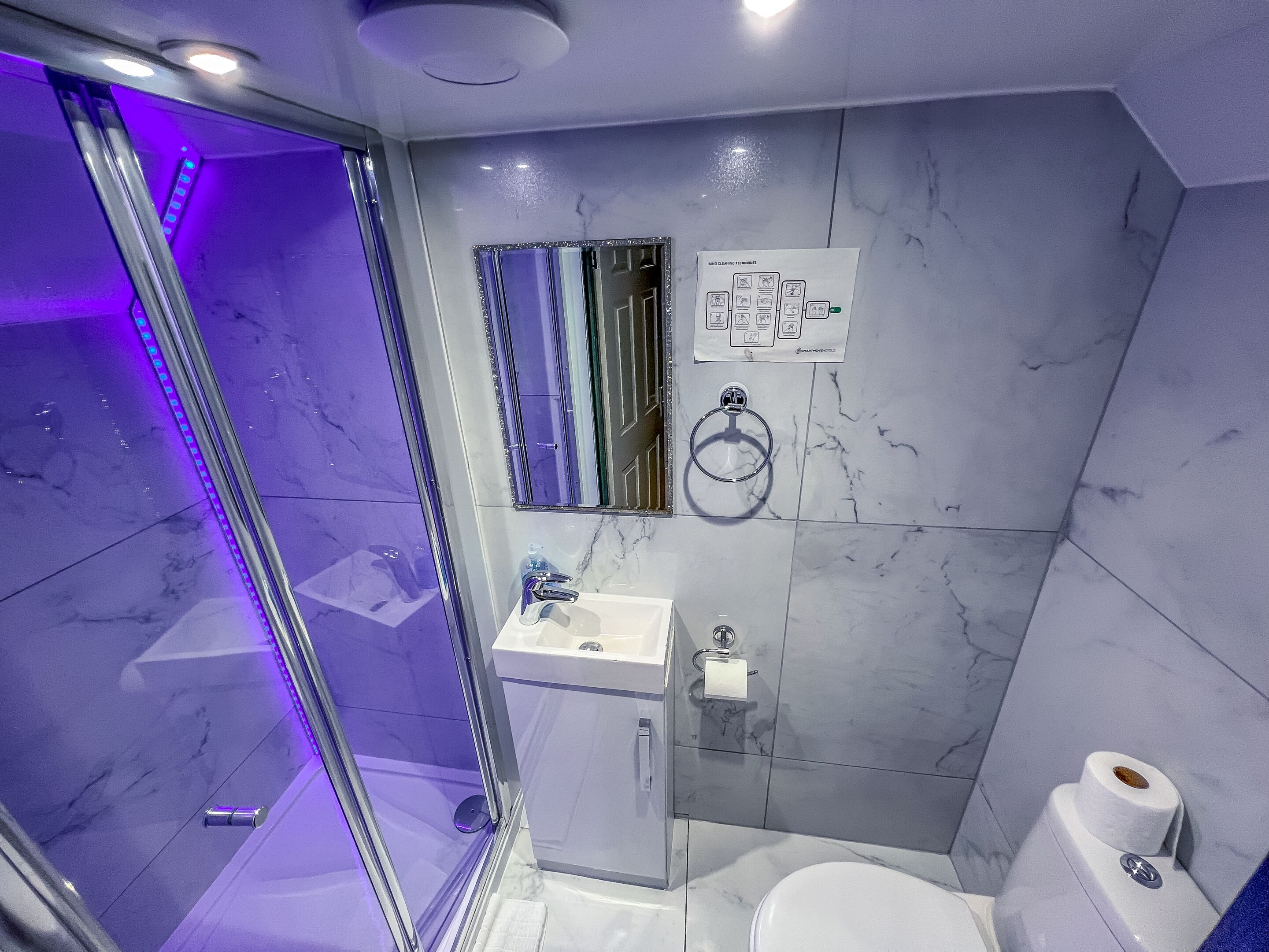 Premium Double Room, Ensuite | Bathroom | Shower, hydromassage showerhead, towels
