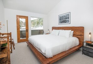 3 slaapkamers, een strijkplank/strijkijzer, wifi, beddengoed
