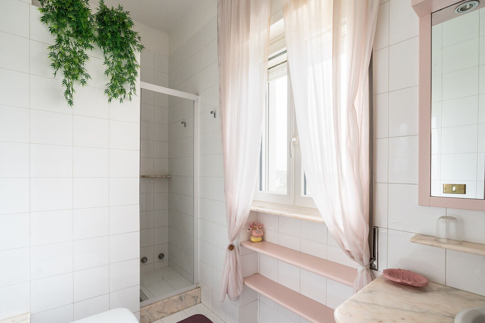 Dusche, Haartrockner, Bidet, Handtücher