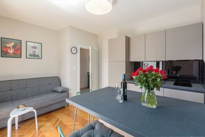 Interior - Apartment Oleandar for 3 persons, near the beach, air-conditioned, own parking. (Porec)