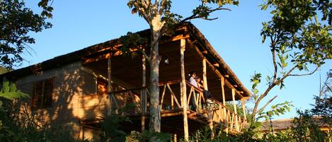 ห้องแฟมิลี่สวีท, วิวหุบเขา | ห้องพักตกแต่งอย่างมีเอกลักษณ์, โต๊ะทำงาน, พื้นที่ทำงานแบบใช้แล็ปท็อป