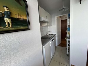 Kühlschrank, Mikrowelle, Geschirrspüler