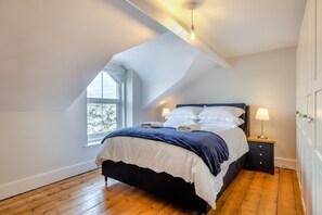 2 Schlafzimmer, Reisekinderbett, kostenloses WLAN, Bettwäsche