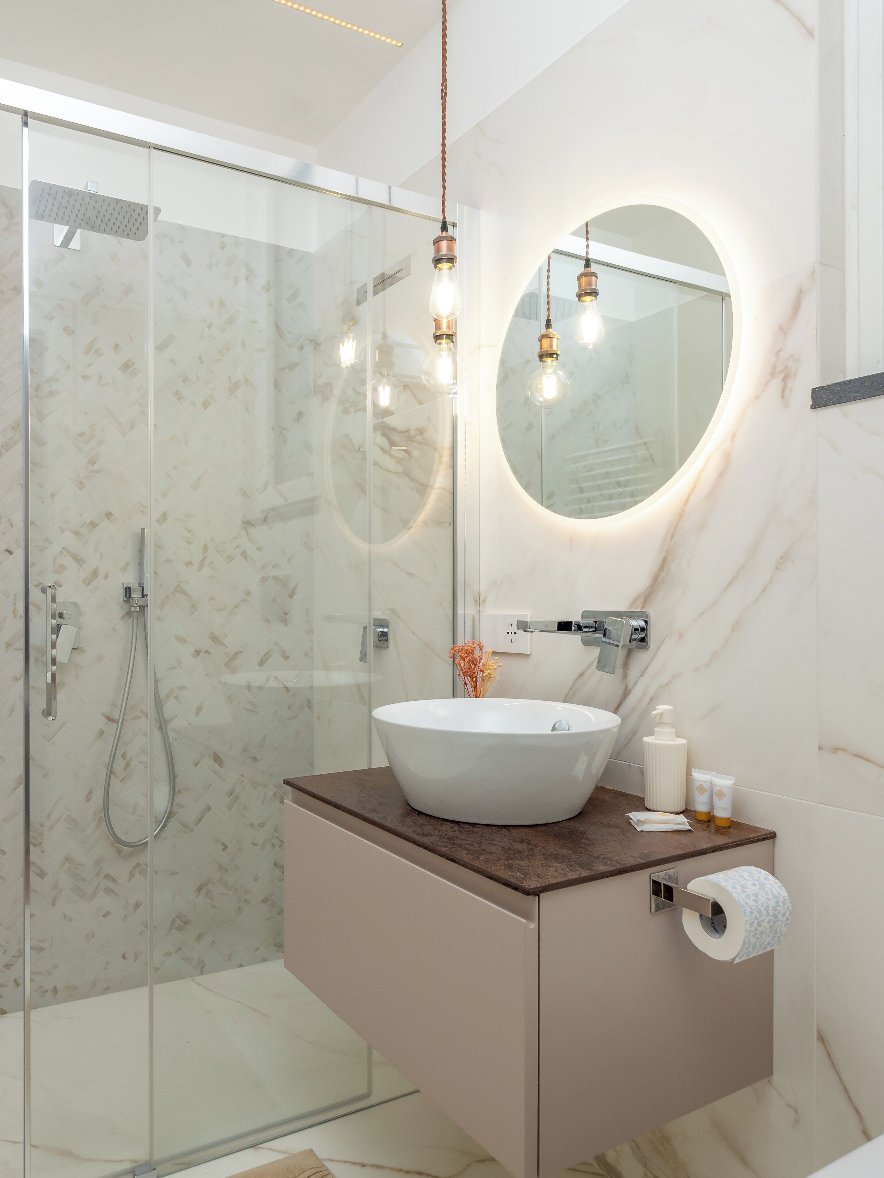 Luxury House, Sea View | Bathroom | Hair dryer, towels