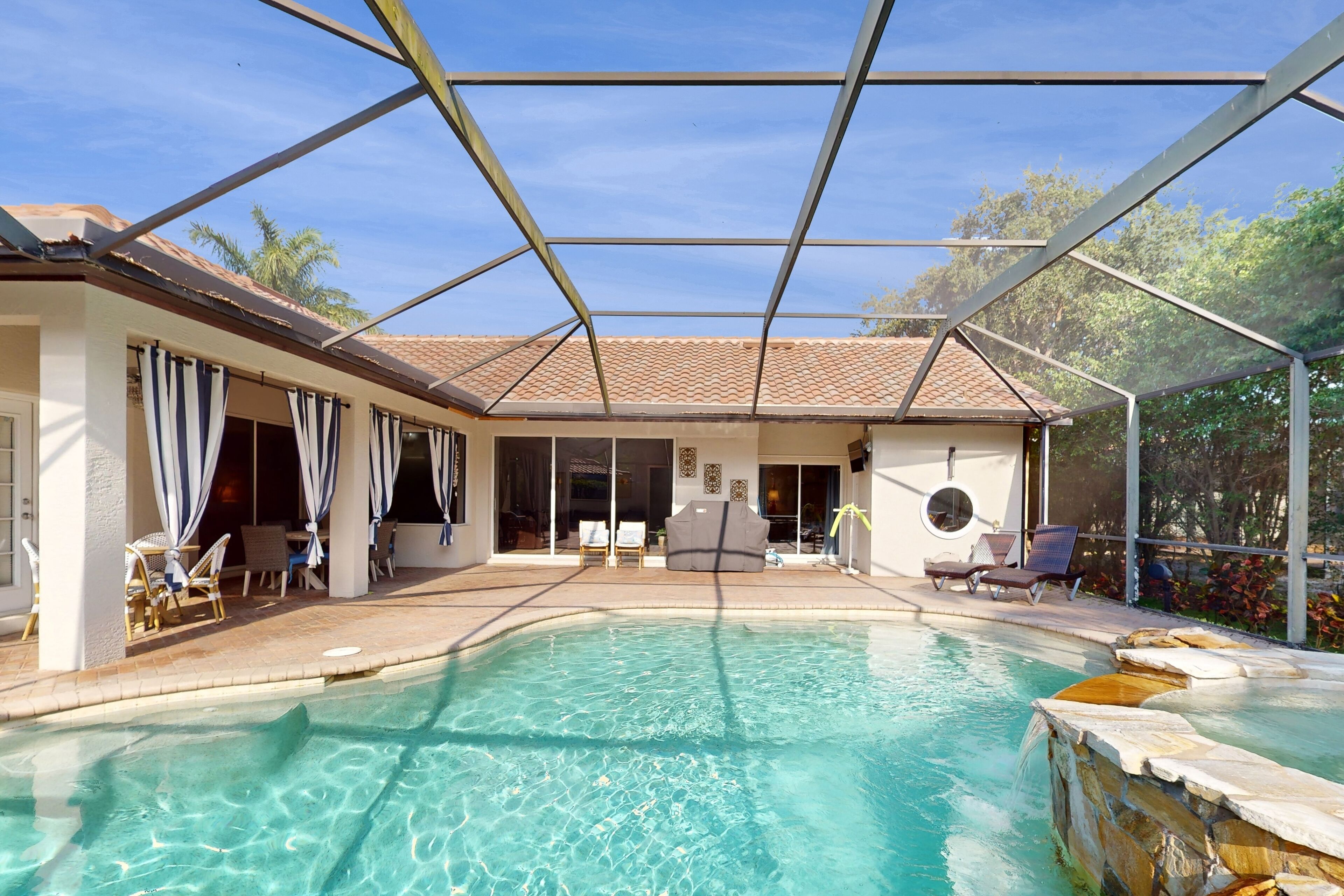 Luxury style home with private pool/hot tub and grill