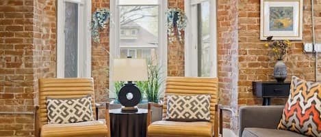 تلفزيون، مكتب