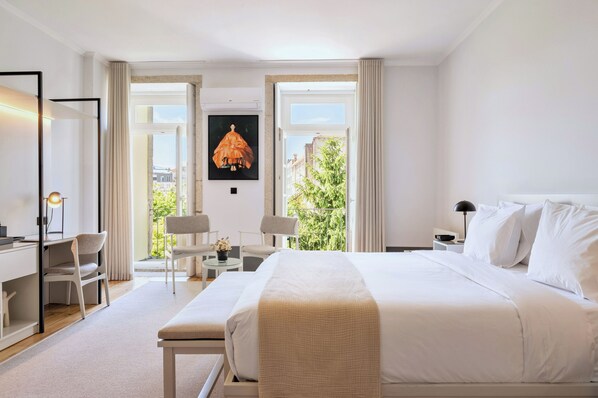 Deluxe Room, Garden View | Minibar, in-room safe, individually decorated, individually furnished - Rosário Suites Townhouse (Porto)