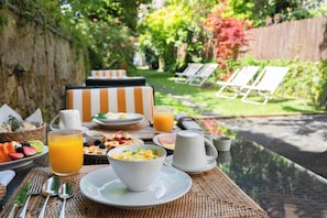 Kontinental morgenmad hver dag (15 EUR pr. person)