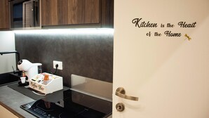 Coffee/tea maker, shared fridge, shared microwave, electric kettle - Sicily Luxury Rooms (Palermo)