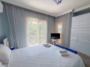 Luxury Villa | Soundproofing, iron/ironing board, free WiFi, bed sheets - Villa Siesta (Kusadasi)