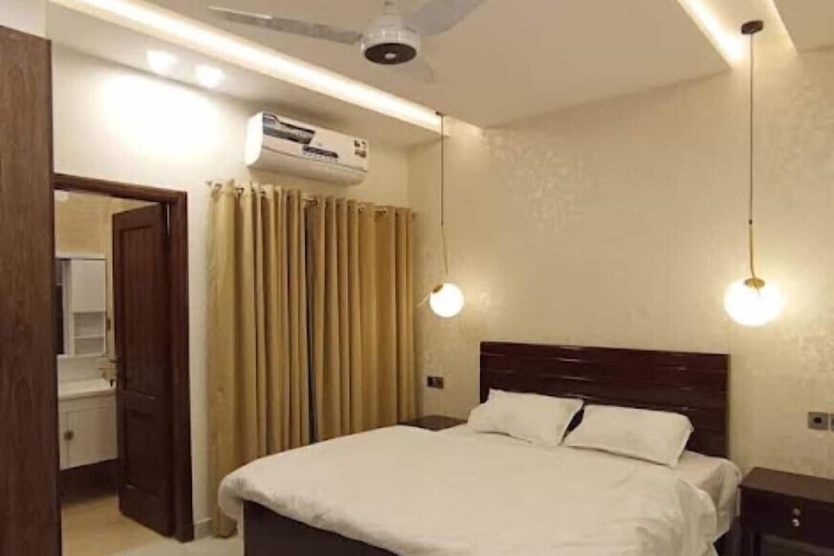 Soundproofing, iron/ironing board, free WiFi