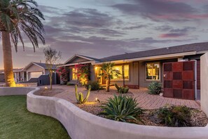 Exterior - Hot Tub + Heated Pool + Mini Golf, BBQ, Old Town, Game Room, EV Charger (Scottsdale)