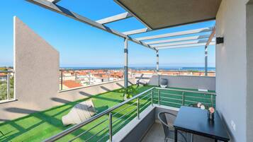 Căn hộ tiện nghi đơn giản, quang cảnh vườn | Hiên