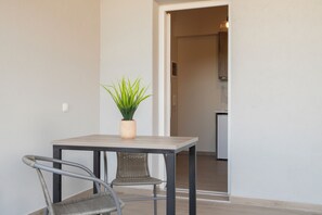 Classic Apartment, Mountain View | Terrace/patio